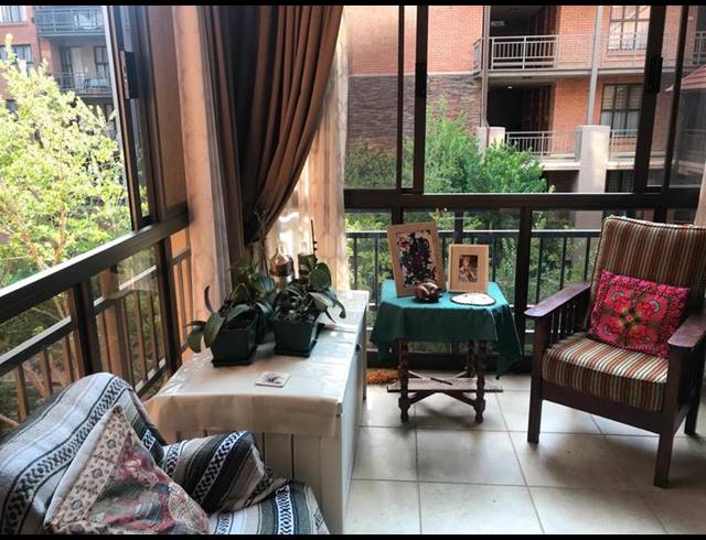 2 BEDROOM APARTMENT FOR SALE IN NEWLANDS